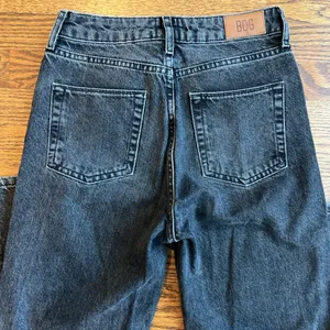BDG Mom Jeans in black thumbnail 2