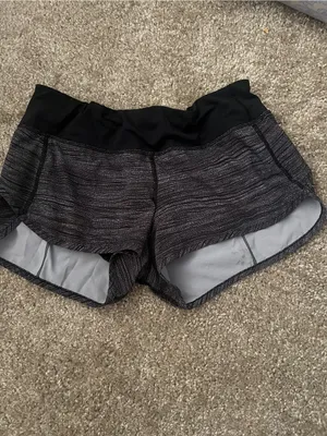 Lululemon speed short 4 way Stretch 2.5” size 6 thumbnail 5