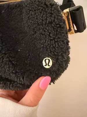 Lululemon Belt Bag thumbnail 4