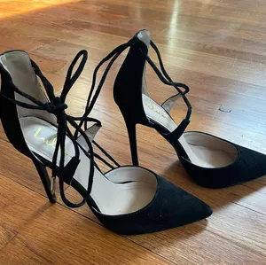 Lulus Black Heels thumbnail 1