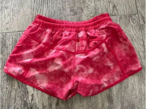 Lululemon Tracker Shorts 4" fushia  thumbnail 4