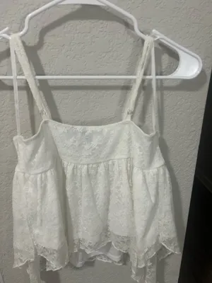 White Flowy Tank Size M thumbnail 2