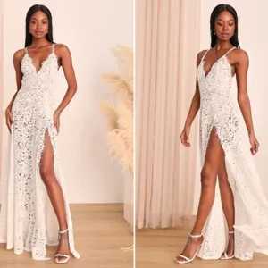 LULU's Sexy Romantic Flowy Eyelash Lace Bridal Shower Elopement Wedding Gown thumbnail 4
