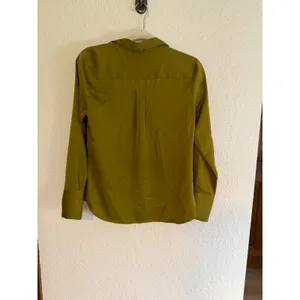 Banana Republic Silky Classic Blouse Dark Palm Green S Womens Long Sleeve Button thumbnail 10