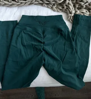 Gymshark Whitney Simmons Leggings thumbnail 3