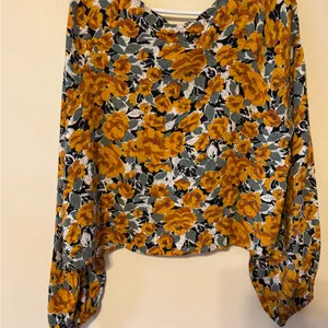 wild fable Mustard Floral Tie-Front Long Sleeve Top thumbnail 4