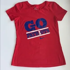 Nike Woman’s New England Patriots T-Shirt thumbnail 1