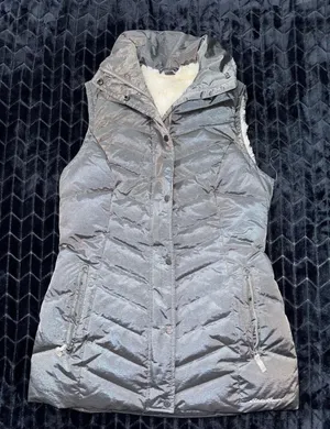 Eddie Bauer Women's Quilted Sherpa Lined Down Filled Vest Gray‎ Size M thumbnail 1