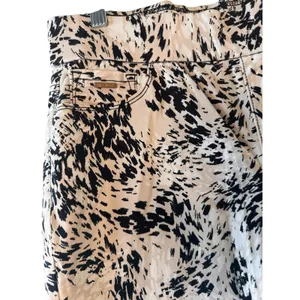 Nine West White Multi Animal Print Capri Pants Women Sz 8 thumbnail 7