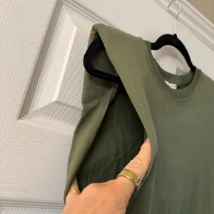 ZARA Shoulder Pad T Shirt Top Olive Green Size Small thumbnail 4