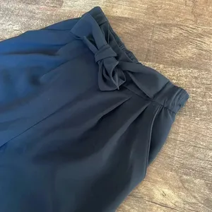 Lululemon Noir Pant Black Dress Pants Elastic waist and tie thumbnail 6