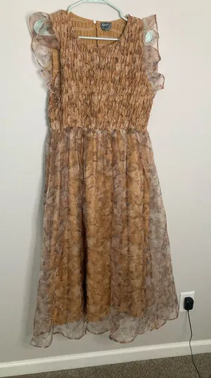 ARULA Brown Floral Maxi Dress with Smocked Bodice thumbnail 2
