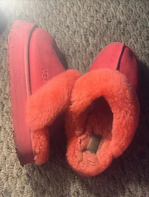 UGG Slippers Platform thumbnail 1
