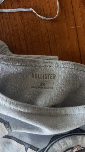 Hollister Long Sleeve Cropped Shirt thumbnail 3