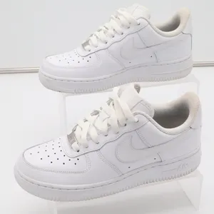 Nike Air Force 1 07 Womens 6.5 White Low Top Sneakers 315115-112 Triple White thumbnail 1