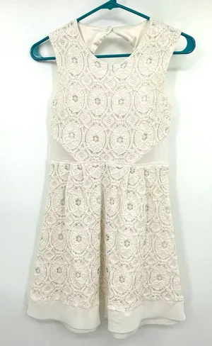Kimchi Blue size 0‎ white mini dress crochet overlay lined peekaboo back thumbnail 1