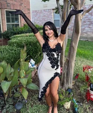 Dress thumbnail 1