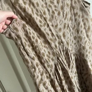 Cecico Leopard Print Sleeveless Blouse size medium thumbnail 9
