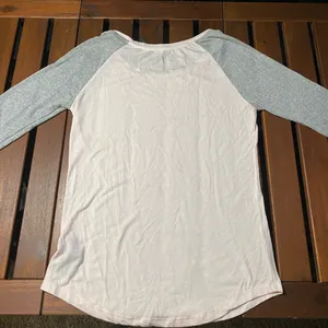 American Eagle Outfitters Women's Pink and Gray Raglan Top size M thumbnail 6