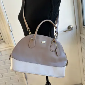 Coach‎ Cora Domed Satchel thumbnail 2