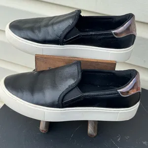 UGG Black Leather Slip On Sneakers Women Size 8 EU 39 Casual Platform Comfort thumbnail 3