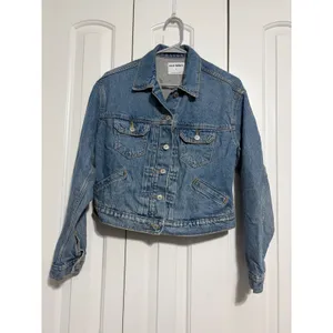 Old Navy Denim Jacket Cropped Blue Button Front Small Classic Casual Aesthetic thumbnail 2