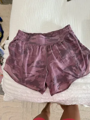 Lululemon Pink Camo Shorts Size 8 thumbnail 2