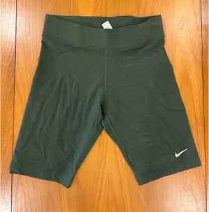 Green Nike Biker Shorts High-Rise thumbnail 1