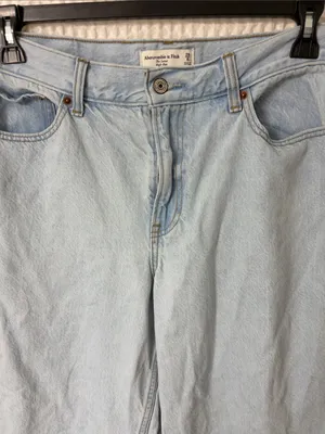 Abercrombie & Fitch The Loose High Rise Light Wash Jeans 29/8 thumbnail 4