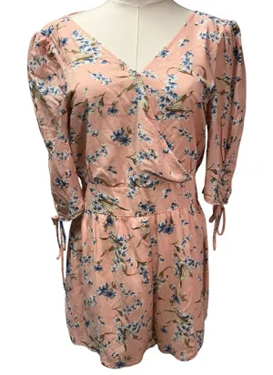 Le Lis Baby Pink‎ Floral Romper Womens Medium Rayon Open Back Short Sleeve thumbnail 1