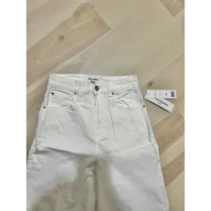 Juicy Couture NWT Women Size 24 White Denim Wide Leg Cuff High Rise Flare Jeans thumbnail 6