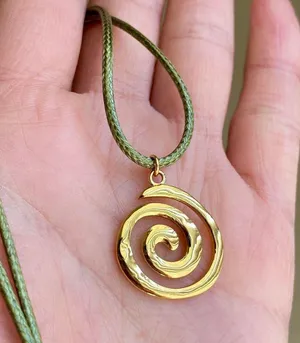 Handmade gold tone stainless steel spiral swirl uzumaki funky boho grunge style necklace🌀 thumbnail 3