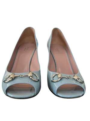 Gucci Women’s Silver Horsebit Light Blue Patent Leather Peep Toe Heels Size 39 thumbnail 3