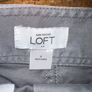Loft gray size 4 Y2K cargo relaxed straight skirt thumbnail 2