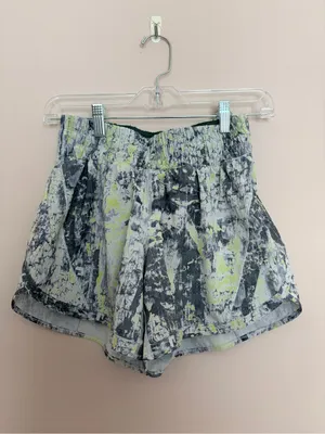 Lululemon Track That Mid-Rise Lined Short 5" thumbnail 2