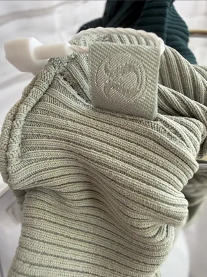 Lululemon Uplifting Bow Scrunchie Set of Two in Warp Teal & Jade Grey thumbnail 8