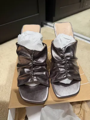 Metallic urban outfitters heels  thumbnail 4