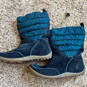 Columbia Waterproof Winter Boots thumbnail 1