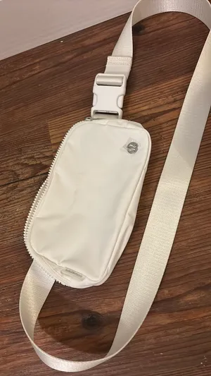 Lululemon Belt Bag thumbnail 1