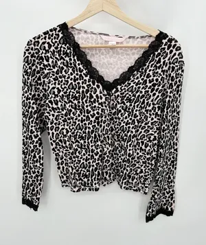 Victoria's Secret Cardigan Size S Pink Black‎ Cheetah Mean Girls Y2K Preppy thumbnail 1