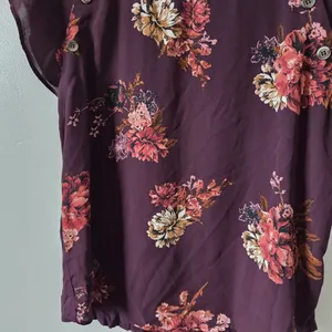 Maurices Purple Floral Short Sleeve Blouse Top Forest Fairy Goblincore Office M thumbnail 7