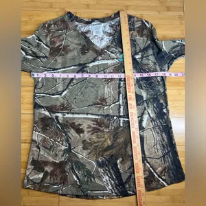 Realtree Women’s Long Sleeve V-Neck Camouflage Outdoor Enthusiast Shirt|Size:L thumbnail 7
