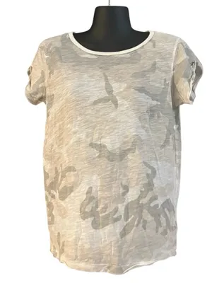 We the Free camouflage print shirt tee top short sleeve women’s L large preowned thumbnail 1