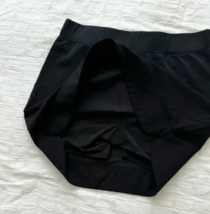 32 Degrees Heat Black Mini Tennis Skirt thumbnail 3