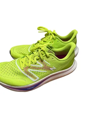 New Balance Womens Size 9 FuelCell Rebel Thirty Watt Cosmic Rose Lime Green Neon thumbnail 4