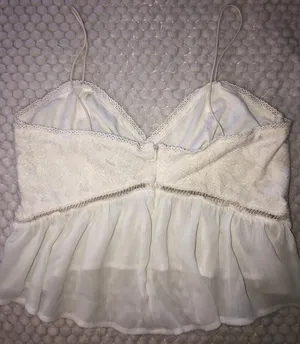 White Flowy Crop Top Size M thumbnail 2