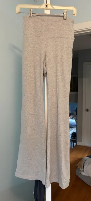TNA Aritzia Yoga Flare Leggings Pants thumbnail 1