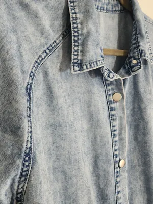 Light Wash Lightweight Denim Button-Up Shirt Dress Size Large Coastal Cowgirl thumbnail 2