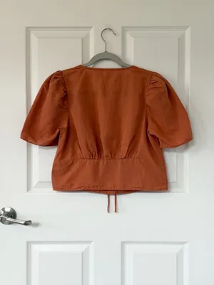 Levi's Luisa Linen Blend Rust Orange Cropped Puff Sleeve Top with Bow Tie Front thumbnail 4