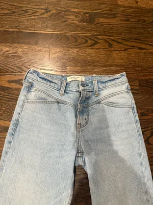 Abercrombie 90s Straight Mid Rise Jeans thumbnail 2